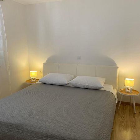 Apartments Kristina Хвар Экстерьер фото
