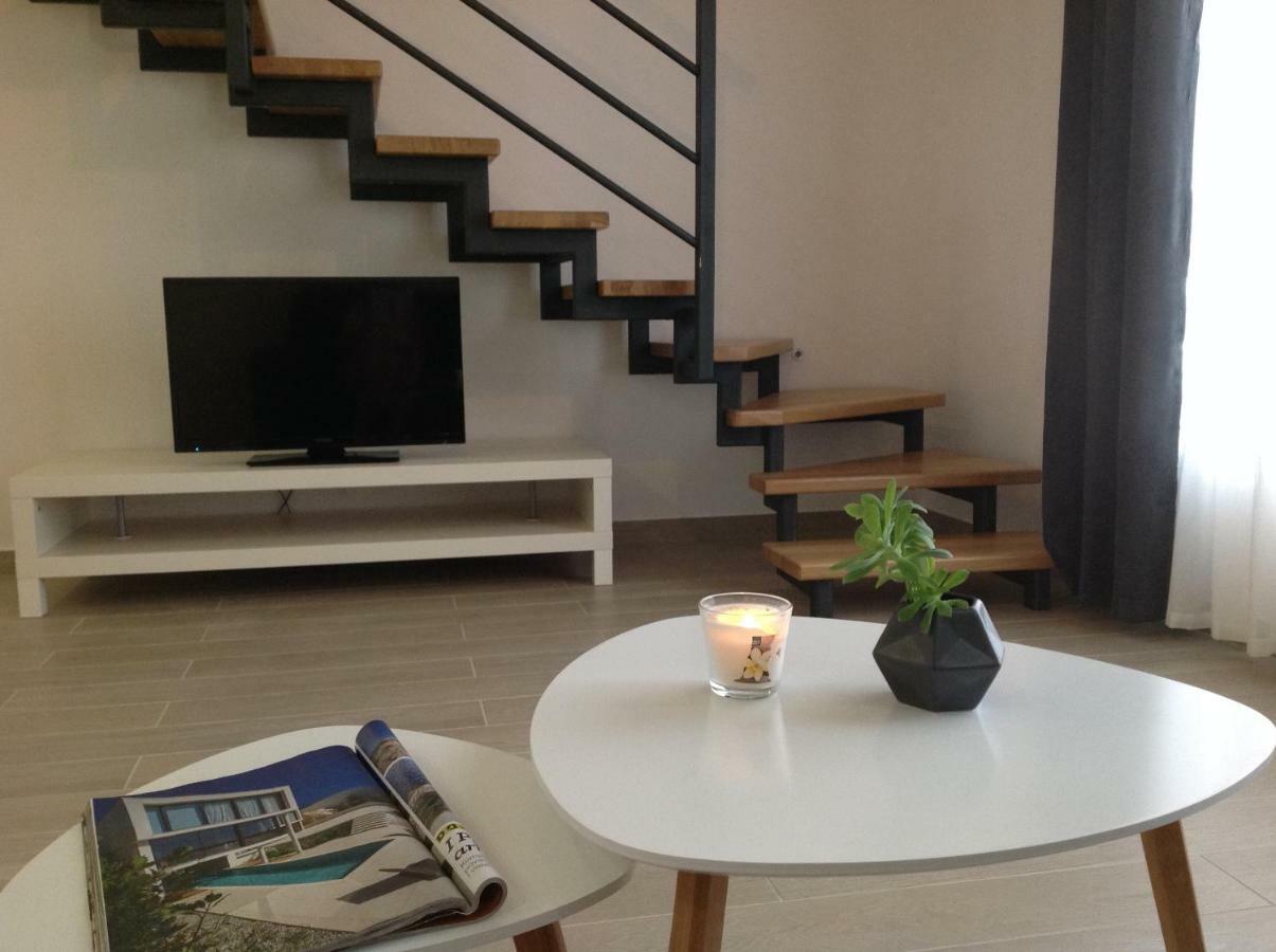 Apartments Kristina Хвар Экстерьер фото